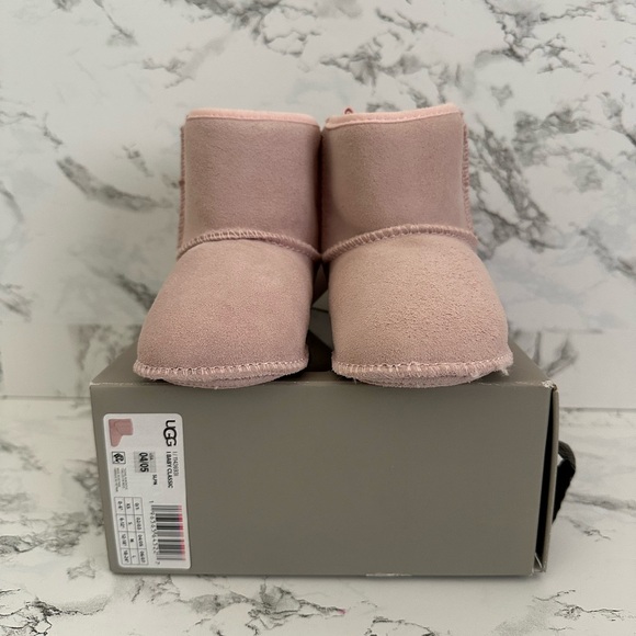 UGG Baby Infant Classic Pink Boots Booties 11436931 Size 4/5C - Picture 3 of 8